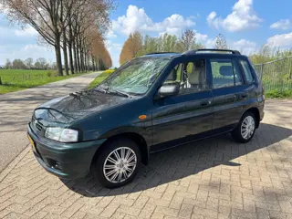 Mazda Demio 1.3 GLX (bj 1999)