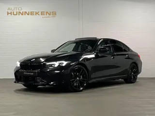 BMW 3-serie 330e M-pakket | Adapt. cruise | Open dak | Trekhaak | Head-up | Stoelverwarming | Sfeerv
