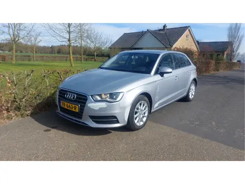 Audi A3 Sportback 1.6 TDI Ambition Pro Line plus CLIMA BJ 2015
