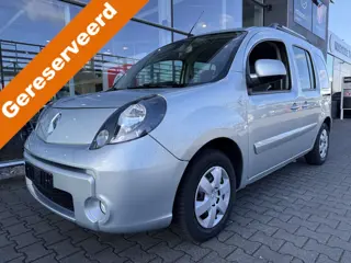 Renault Kangoo Automaat 3+1 Rolstoelauto 1.6-16V Expression (Zeer nette 3+1 Rolstoelauto met knielsy