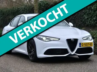 Alfa Romeo Giulia 2.0 T AWD Veloce 280 PK Automaat Line Assist Camera Rood Leder Stuurverwarming