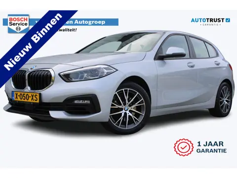BMW 1-serie 116i High Executive | Incl. 12 maanden garantie | Stoelverwarming | Apple Carplay & Andr
