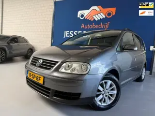 Volkswagen Touran 1.6-16V FSI Business / bj.2006 / kleur: grijs / airco / sportvelgen / trekhaak / A