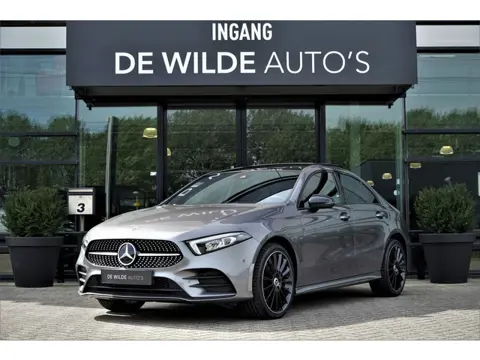 Mercedes-Benz A-Klasse 250 e AMG 218pk Pano Camera Sfeerverlichting Stoelverwarming