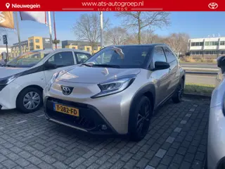 Toyota Aygo X 1.0 VVT-i S-CVT Premium | 1e Eigenaar | Org NL en slechts 10.030 km | Duurste uitvoeri