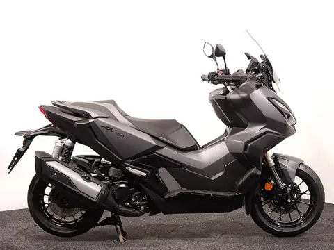 Honda ADV 350 (bj 2023)