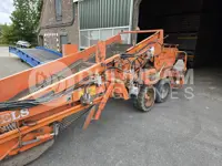 Nobels 2B beddenrooimachine voor bloembollen en wortelen