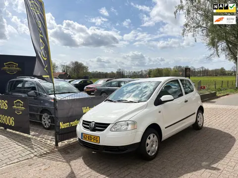 Volkswagen Fox 1.2 Trendline ,CENTRALE DEURVERGRENDELING,STARTONDERBREKER,RADIO/CD,MET NIEUWE APK