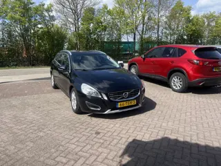 Volvo V60 1.6 T3 Summum LEER STOELVERWARMING CAMERA