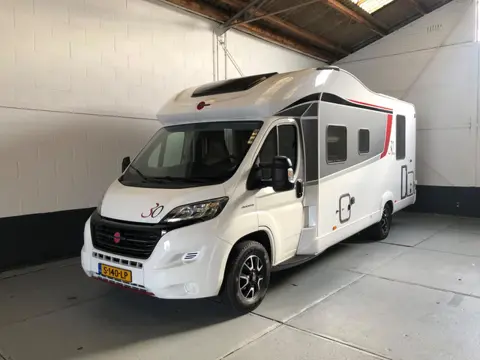 Burstner 30 Edition IT 734 / Zeer netjes / Queensbed / Elektr.Hefbed / Schotel / Fietsenrek