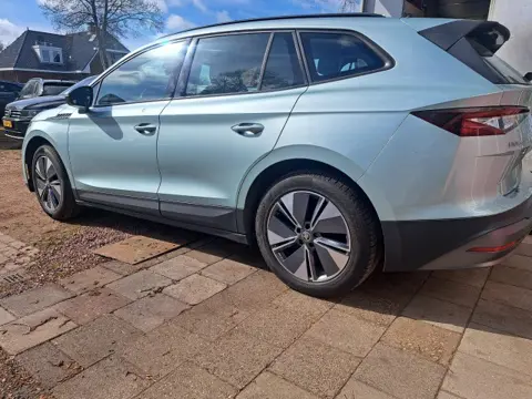 SKODA ENYAQ iV 60 180 Pk Business Edition Trekhaak, Apple Carplay, Camera