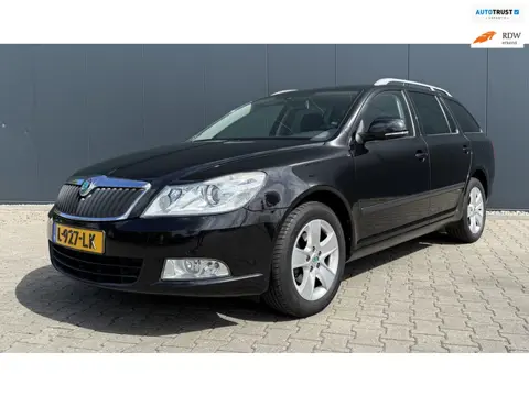 Skoda Octavia Combi 1.2 TSI Arctic Airco Cruise Navi Trekhaak APK
