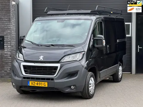 Peugeot Boxer 330 2.0 BlueHDI L1H1 Premium Pack 2x Schuifdeur, Navi, Camera, Cruise, NAP
