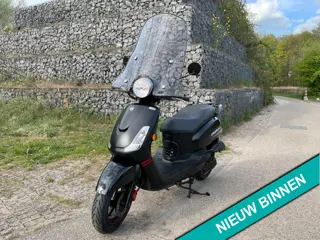 SYM Fiddle 2 Sport Mat Zwart Windscherm SMOKE AKTIE BETAAL m