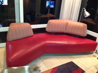 Leolux bank Archipel leer, design: Hugo de ruiter