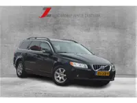 Volvo V70 2.5T Momentum Nederlandse auto 5 cilinder met oa leren bekleding navigatie pdc trekhaak cv