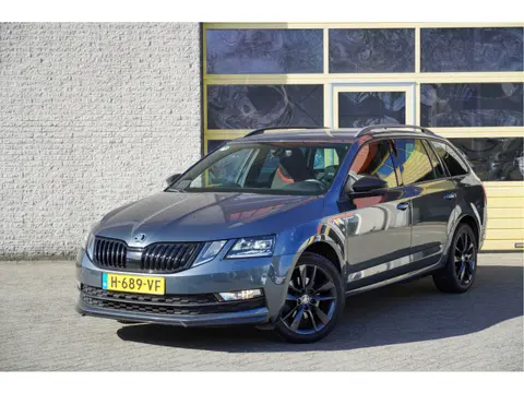 Škoda Octavia Combi 1.0 TSI Sport Plus Business BJ2020 Lmv 17" | Led V+A | Pdc | Trekhaak | App-Conn