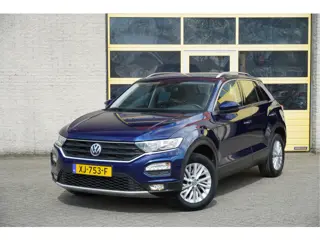 Volkswagen T-Roc 1.0 TSI Style BJ2019 Lmv 16" | Led | Pdc | Trekhaak | Achteruitrijcamera | App-Conn