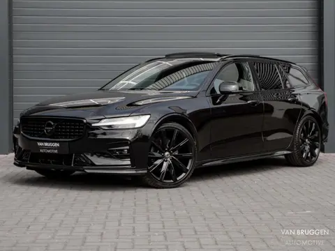Volvo V60 2.0 B4 R-Design Pano HK-Audio Trekhaak 360 Leder 20" BTW