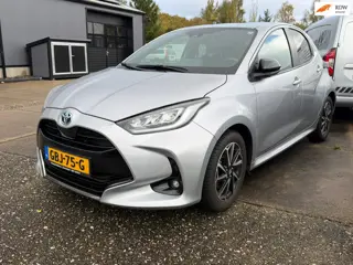 Toyota Yaris 1.5 Hybrid Executive stuur en stoelverwarm. half leer HUD vol
