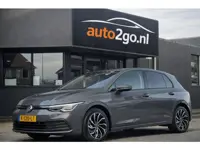 Volkswagen Golf 1.5 TSI LIFE EDITION NAVI DIGI-DASH APPLE-CARPLAY LED LMV PDC