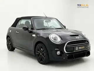 Mini Cabrio 2.0 Cooper S Chili Serious Business John Cooper Works