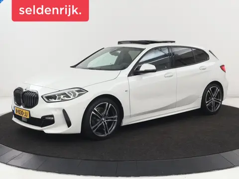 BMW 1-serie 118i High Executive Edition | M Sport |  Panoramadak | Leder | Stoelverwarming | Camera 