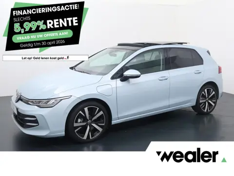 Volkswagen Golf 1.5 eHybrid Life Edition | 204 PK | SoH100% |  Automaat | Panoramadak | Adaptive cru