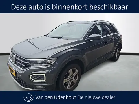 Volkswagen T-Roc 1.5 TSI Automaat Style | Panoramadak | Trekhaak | VERWACHT |