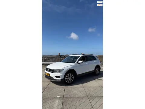 Volkswagen Tiguan 1.4 TSI Connected Series Pano/Elek. koffer/Wit