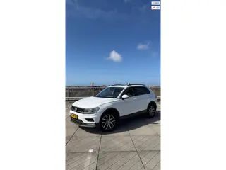Volkswagen Tiguan 1.4 TSI Connected Series Pano/Elek. koffer/Wit