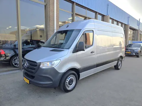 Mercedes-Benz Sprinter 215 CDI L2/H2 Automaat MBux systeem Airco Achteruitrijcamera
