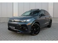 Volkswagen TIGUAN 1.5 eTSI R-Line Black-Style Head-up H&K IQ Trekhaak Carplay!