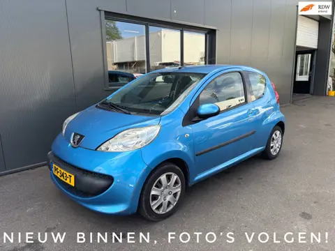 Peugeot 107 1.0-12V Automaat XS / Airco!