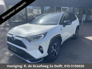 Toyota RAV4 2.5 Plug-in Hybrid AWD Bi-Tone Plus | 1500 KG trekgewicht | JBL Audio | Stoelverwarming 