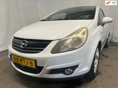 Opel Corsa 1.4-16V Color Edition - Schade