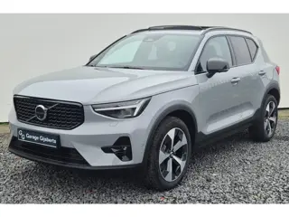 Volvo XC40 2.0 B4 Ultra Dark MY 2026 - 19” Wielen - Panoramadak -  Harman Kardon Audio - Lighting - 