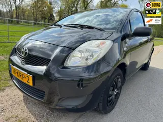Toyota Yaris 1.0 VVTi Acces top kwaliteit en pas 32.874km gereden!!