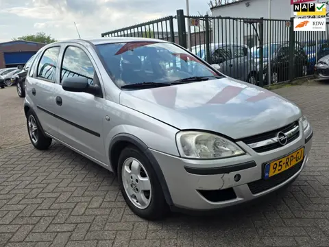 Opel Corsa 1.2-16V Rhythm airco nw apk elektrische ramen cv