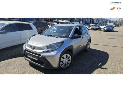 Toyota Aygo X 1.0 VVT-i AUTOMAAT ACC Camera Carplay® veel opties! Dealer onderhouden
