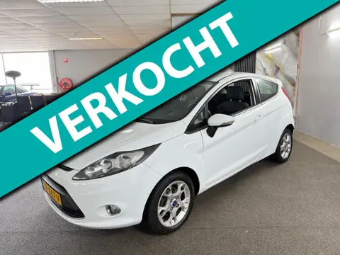 Ford Fiesta 1.25 Titanium Apk Nieuw,Airco,Stoelverwarming,N.A.P,Lm velgen,2 sleutels+Boekjes,Topstaa
