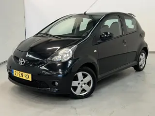 Toyota Aygo 1.0-12V Sport / NL-auto / Airco / Bluetooth / LM velgen