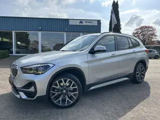 BMW X1 sDrive20i VDL Nedcar Edition,Pano dak,head-up Trekhaak