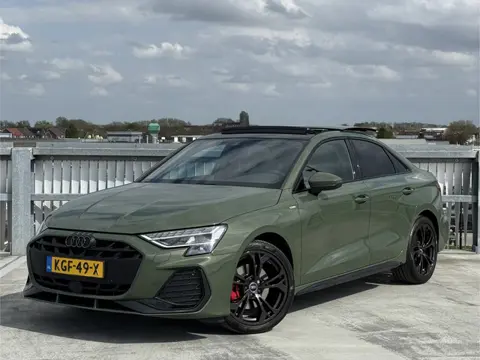 Audi A3 Limousine 35 TFSI 3x S-line | Pano | Leder | Matrix | Facelift