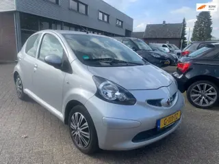 Toyota Aygo 1.0-12V 2006 € 2.450.- AIRCO 1 JR. APK ,ZO MEE
