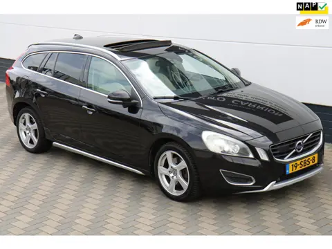 Volvo V60 2.0 D3 Summum Automaat Pano Leder Xenon Camera NAP
