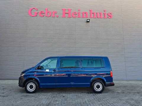 Volkswagen Transporter 2.0 TDI 8 Persons Long Wheelbase!