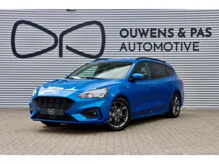 Ford Focus Wagon 1.0 EcoBoost ST Line Business | WINTERPAKKET | CAMERA | NAVIGATIE | HALF LEER