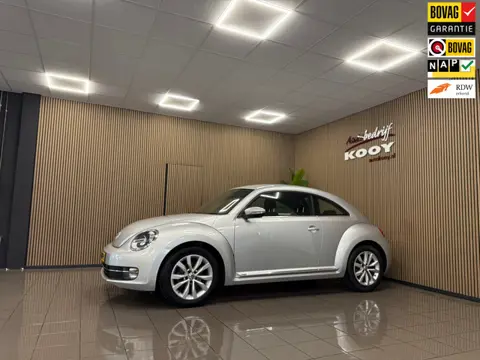 Volkswagen Beetle 1.2 TSI Design * Navigatie / Cruise control / LM Velgen / NL Auto *