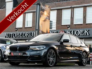 BMW 5 Serie 530e iPerformance High Exe M-Sport PANO HARMAN KARDON HUD 360 CAMERA 20 INCH SHADOW MEMO